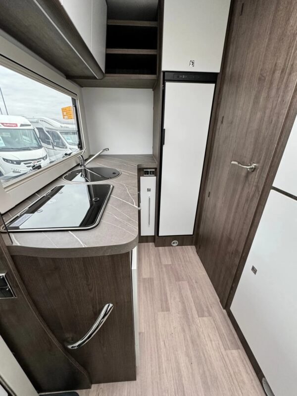BENIMAR TESSORO T481 LIMITED - Image 15