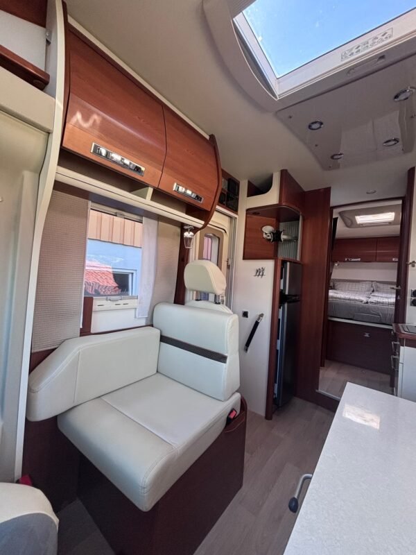 RAPIDO 696F - Image 8