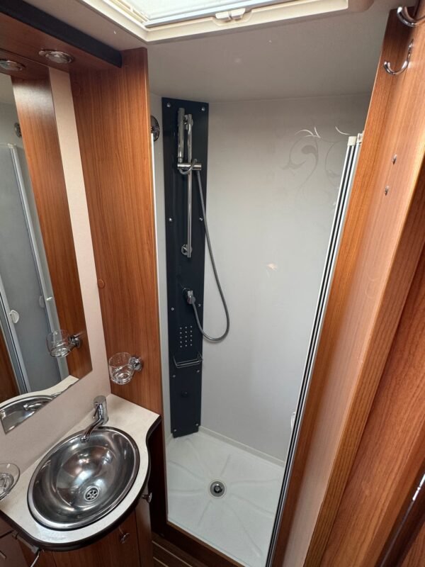 RAPIDO 700FF - Image 16