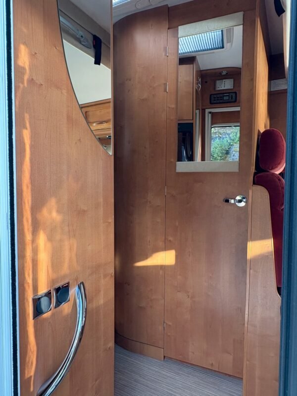RAPIDO 790FF - Image 11