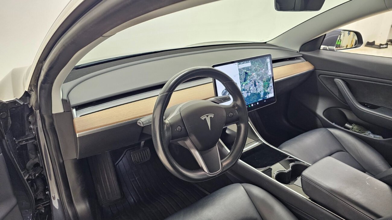 TESLA MODEL 3 LONG RANGE DUAL MOTOR - Image 9