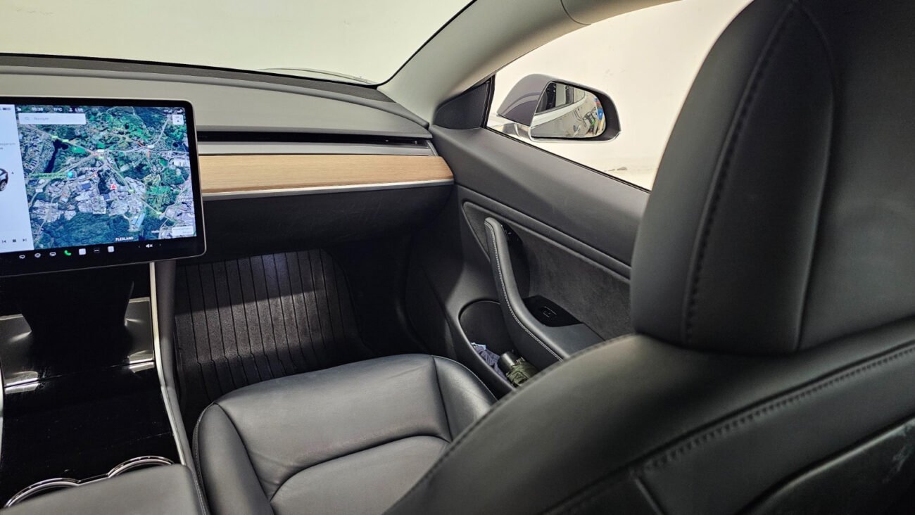 TESLA MODEL 3 LONG RANGE DUAL MOTOR - Image 14
