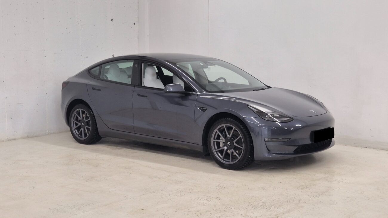 TESLA MODEL 3 LONG RANGE DUAL MOTOR - Image 1