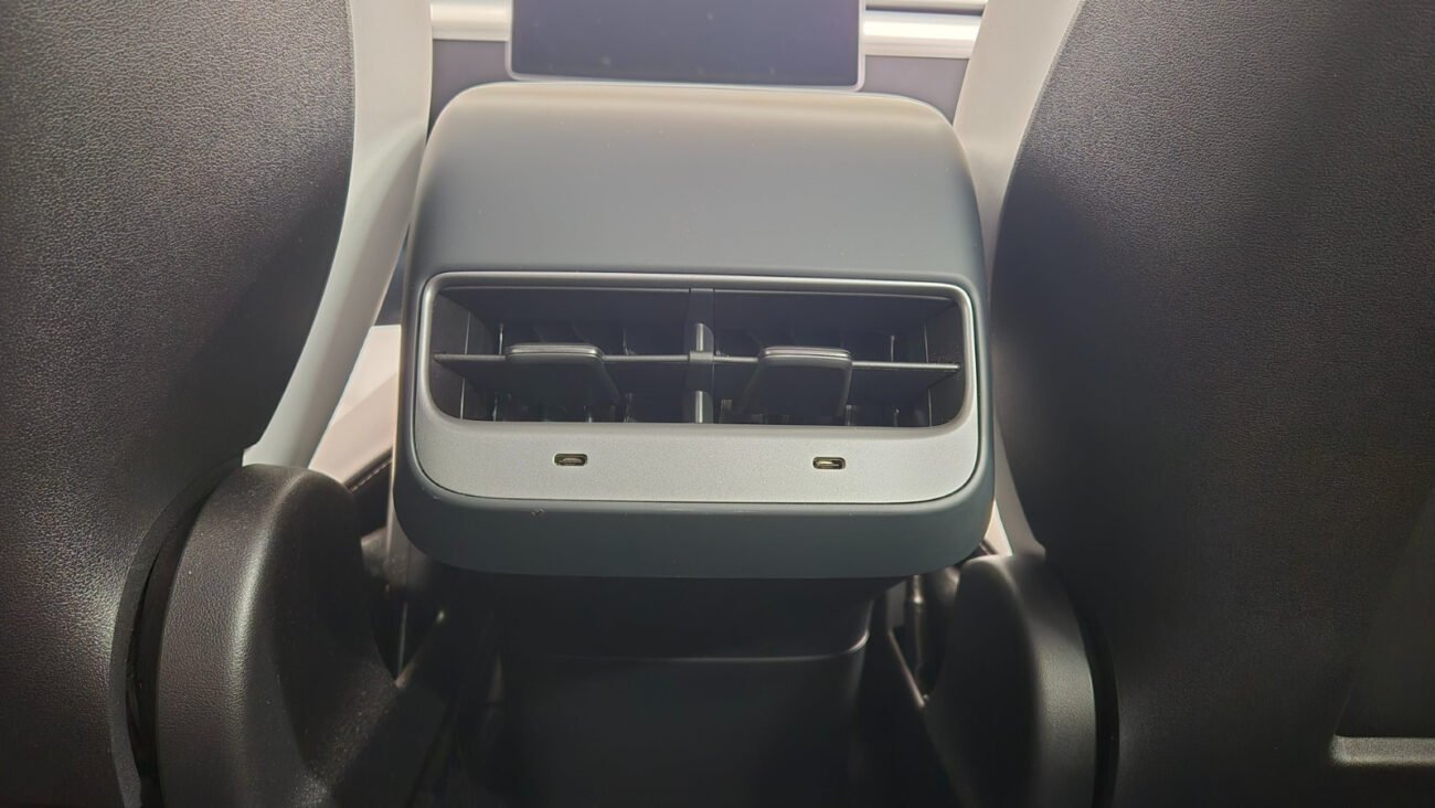 TESLA MODEL 3 LONG RANGE DUAL MOTOR - Image 11