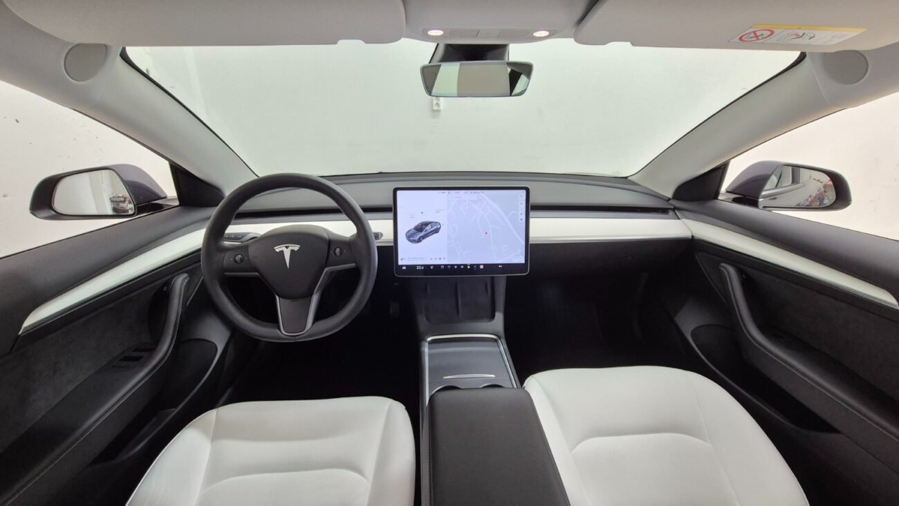 TESLA MODEL 3 LONG RANGE DUAL MOTOR - Image 12