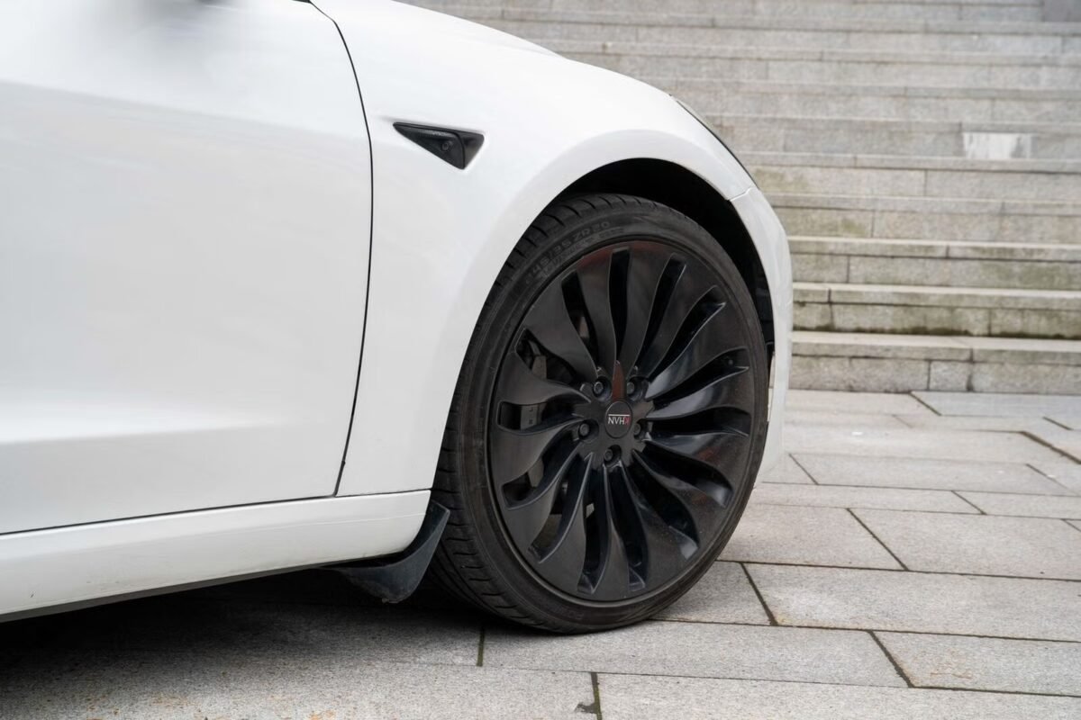 TESLA MODEL 3 LONG RANGE DUAL MOTOR - Image 6