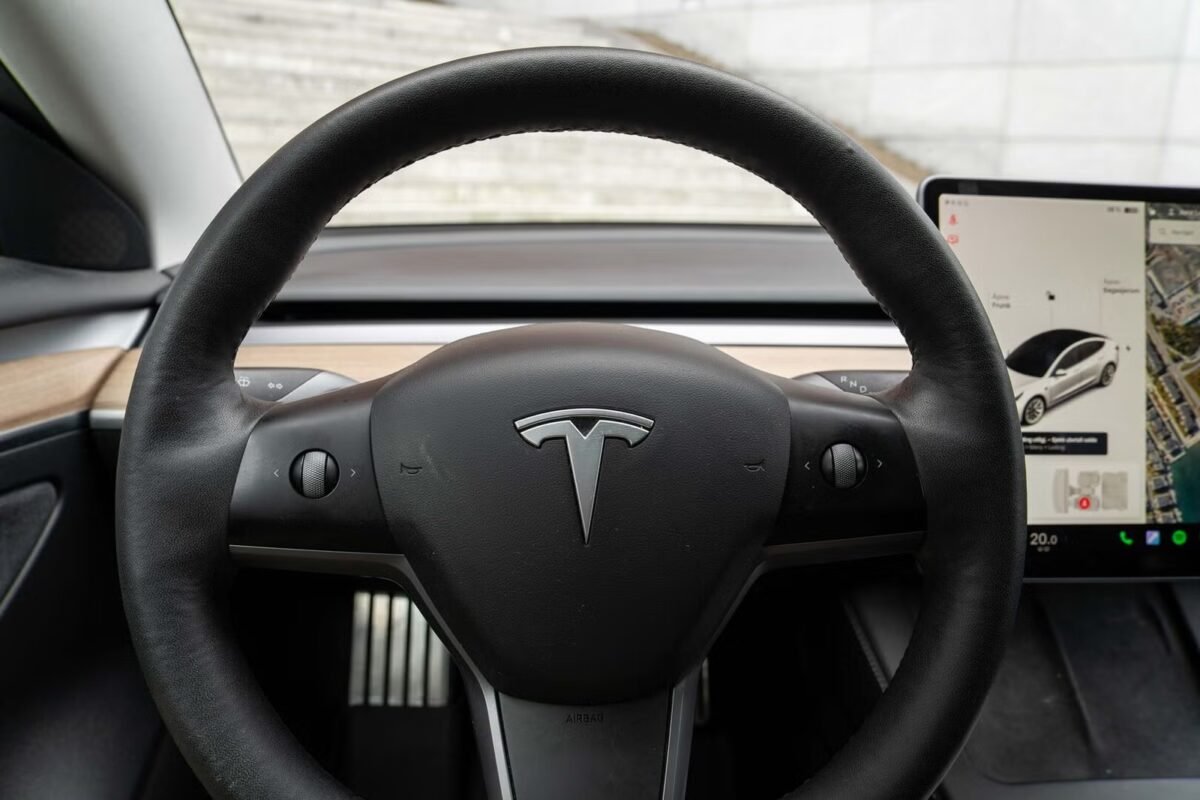 TESLA MODEL 3 LONG RANGE DUAL MOTOR - Image 8