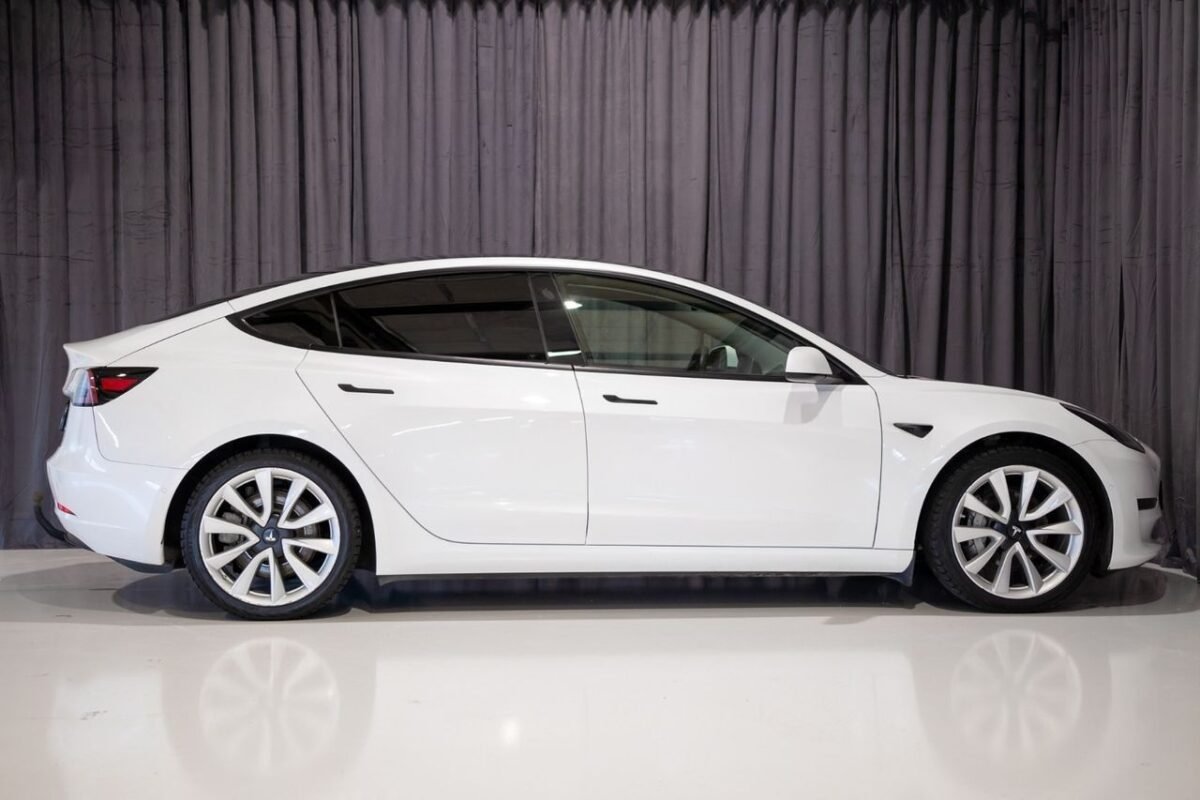 TESLA MODEL 3 LONG RANGE DUAL MOTOR - Image 5