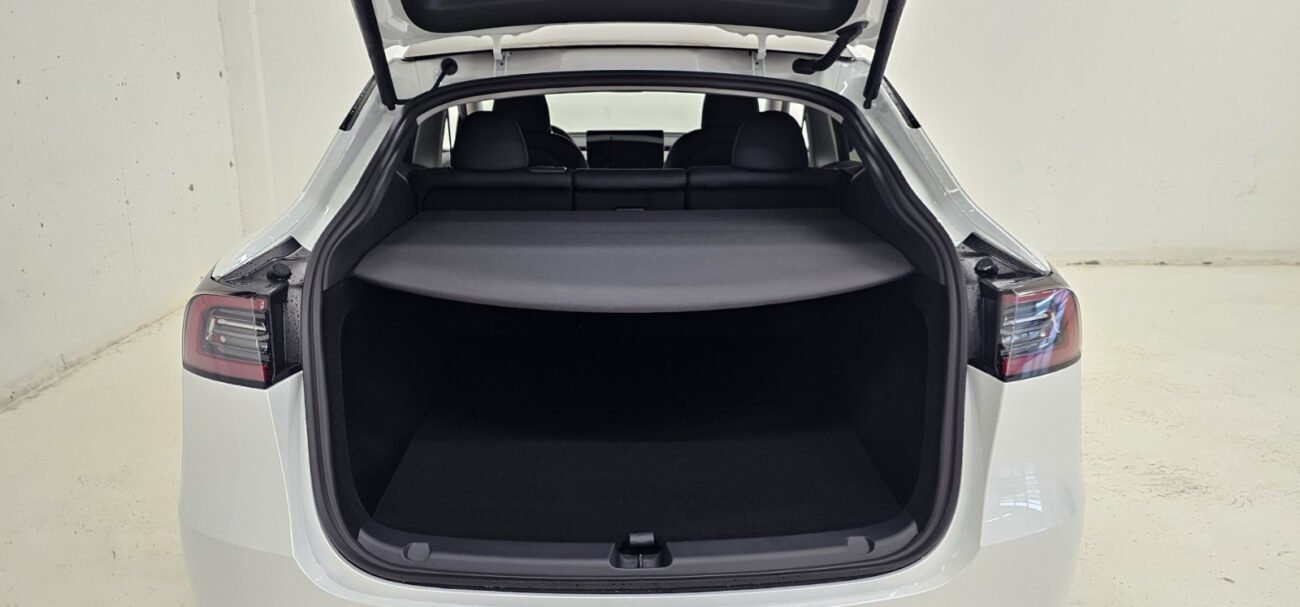 TESLA MODEL Y LONG RANGE BLANC 2023 - Image 8