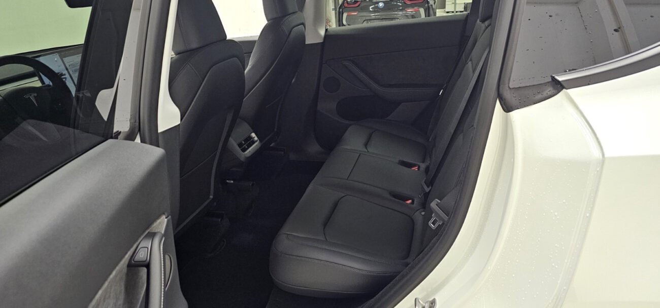 TESLA MODEL Y LONG RANGE BLANC 2023 - Image 14