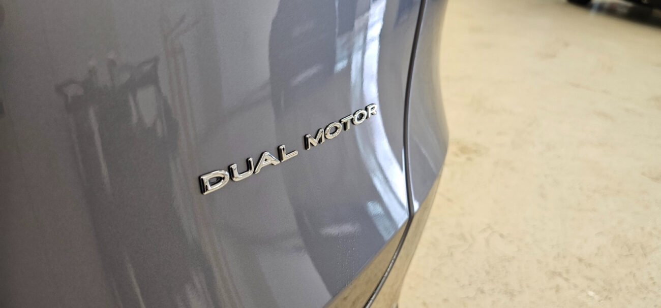 TESLA MODEL Y LONG RANGE QUICKSILVER 2023 - Image 7