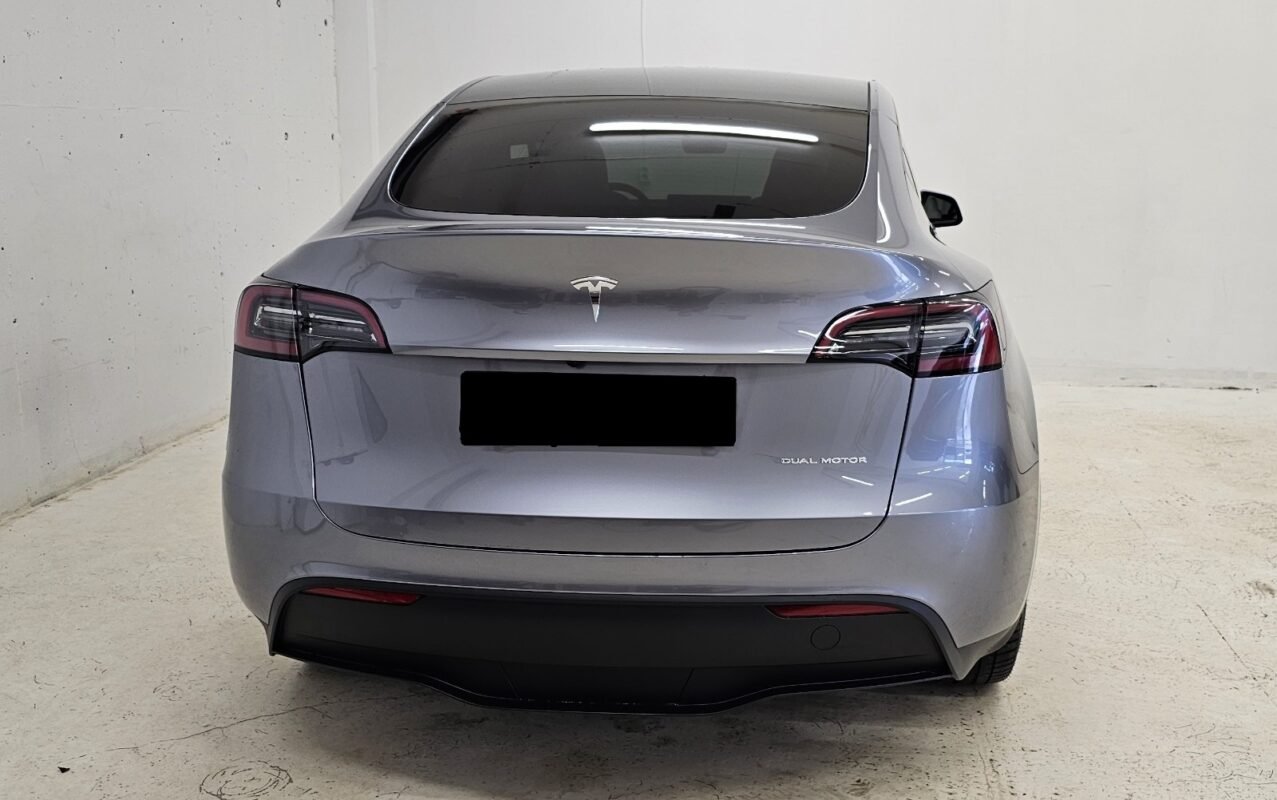 TESLA MODEL Y LONG RANGE QUICKSILVER 2023 - Image 8
