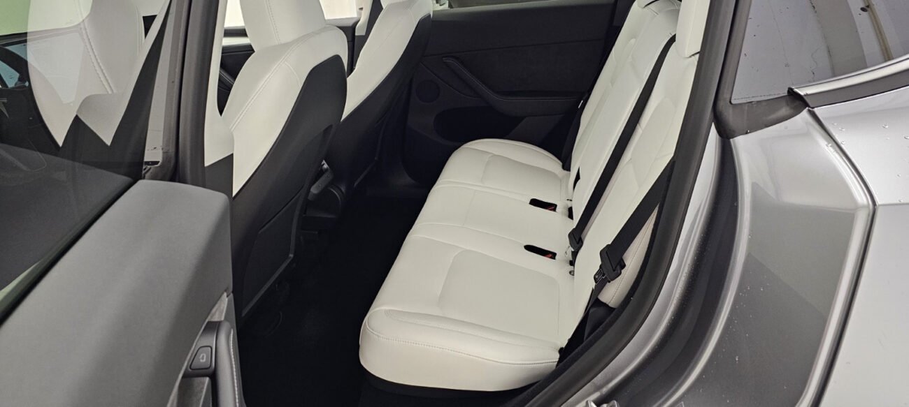 TESLA MODEL Y LONG RANGE QUICKSILVER 2023 - Image 11