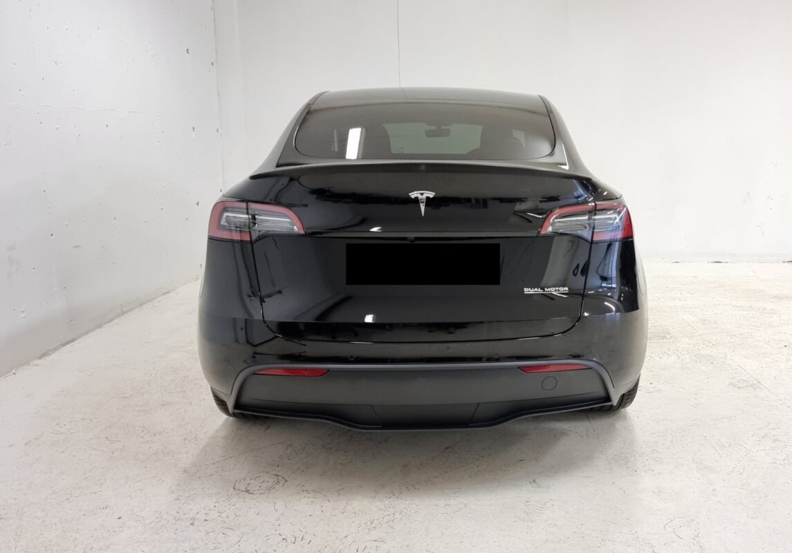 TESLA MODEL Y PERFORMANCE - Image 6