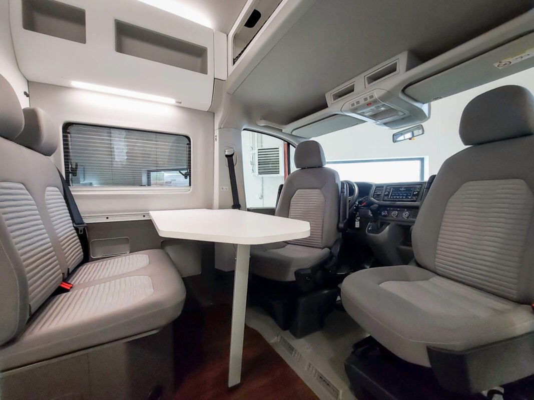 VOLKSWAGEN CRAFTER GRAND CALIFORNIA 2.0 TDI 680 BVA8 - Image 6