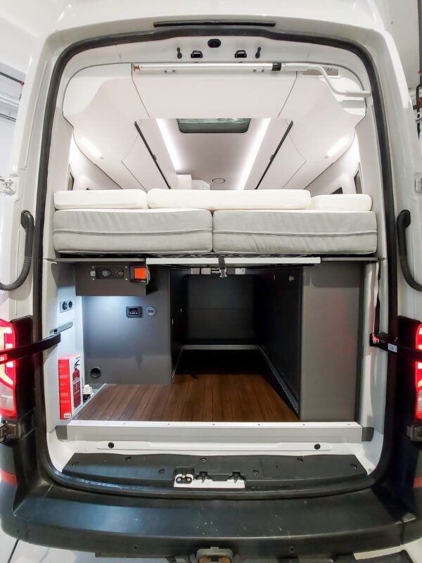 VOLKSWAGEN CRAFTER GRAND CALIFORNIA 2.0 TDI 680 BVA8 - Image 18