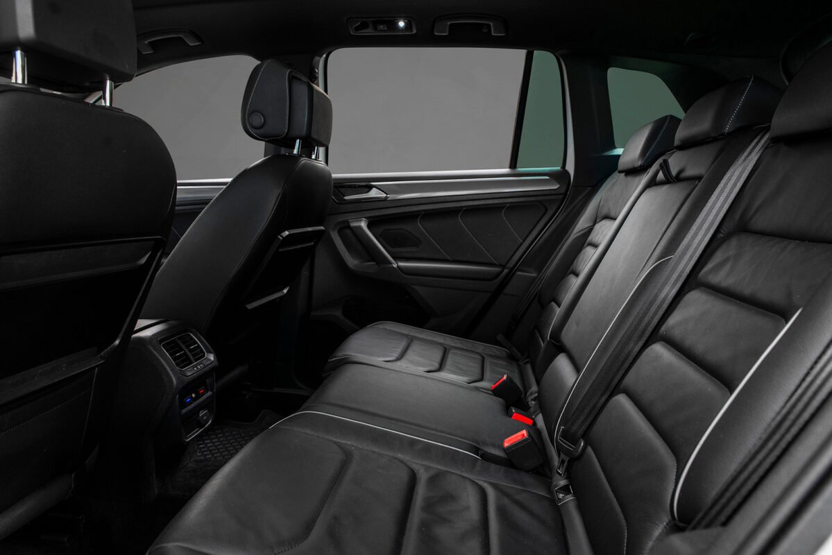 VOLKSWAGEN TIGUAN 2.0 TDI 150 4MOTION R LINE - Image 12