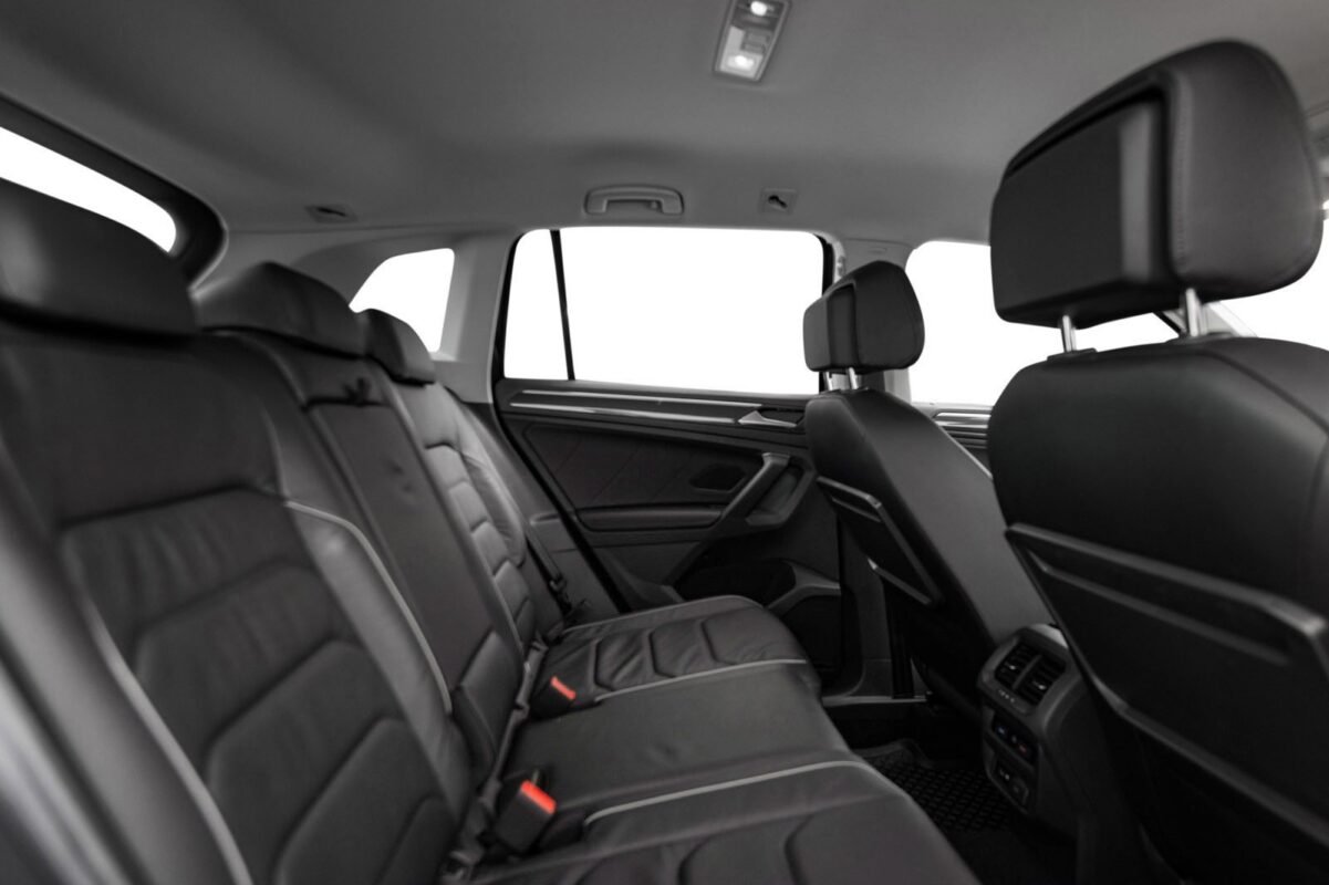 VOLKSWAGEN TIGUAN 2.0 TDI 150 EXCLUSIF R LINE 4MOTION DSG7 - Image 15