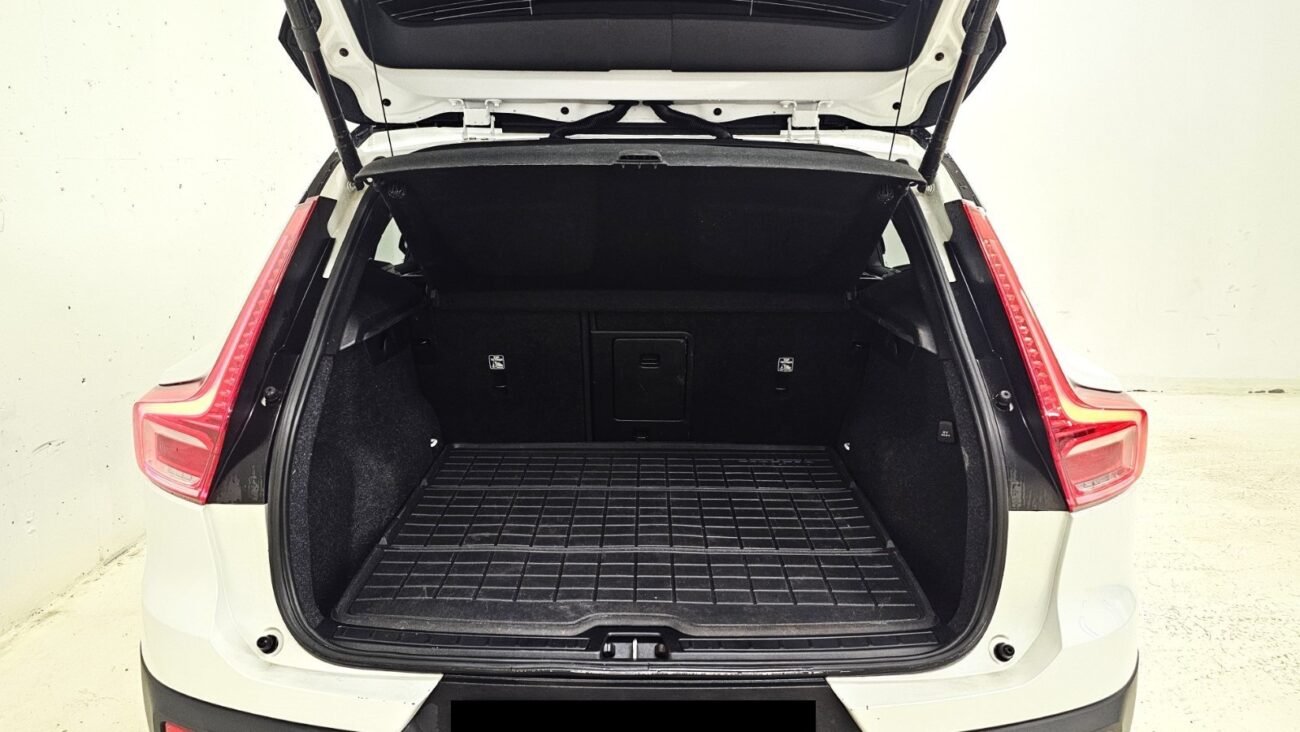 VOLVO XC40 P8 AWD 408CH R-DESIGN EDT - Image 9