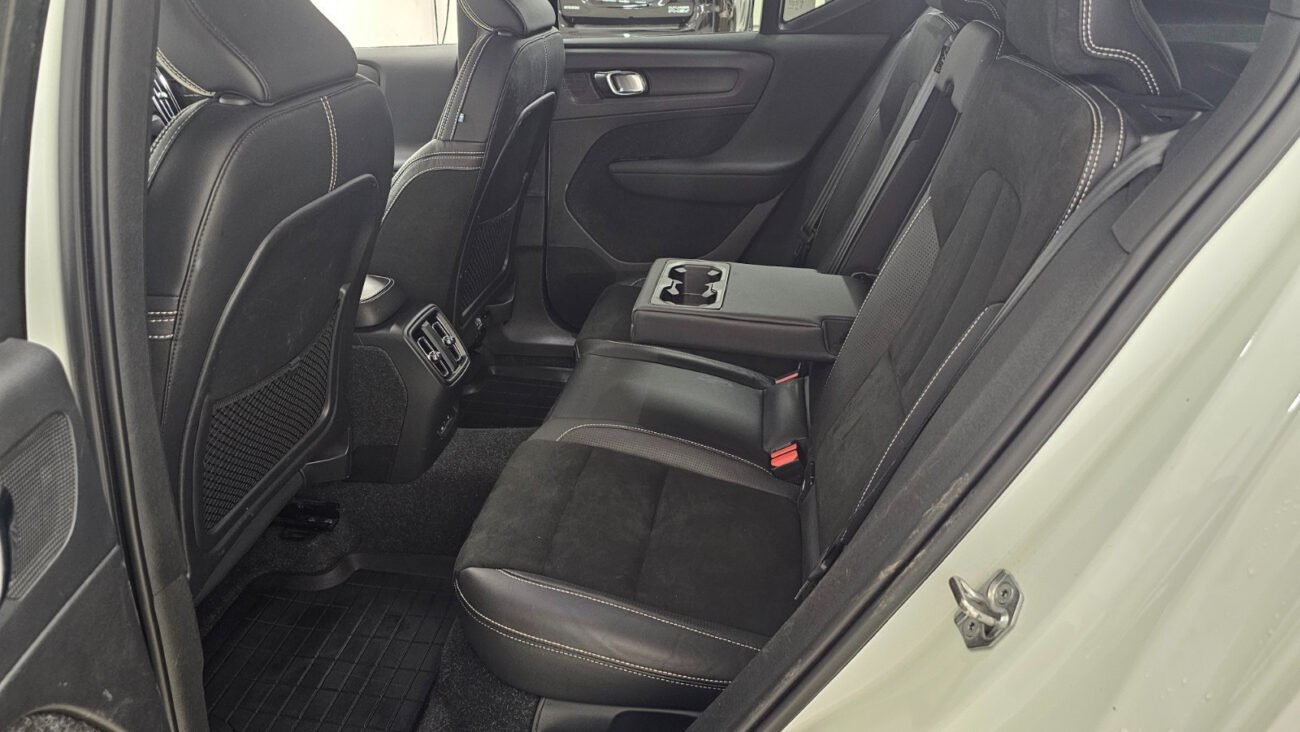VOLVO XC40 P8 AWD 408CH R-DESIGN EDT - Image 13