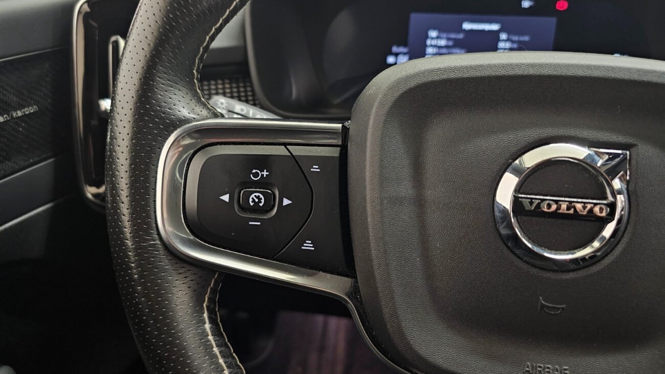 VOLVO XC40 P8 AWD 408CH R-DESIGN EDT - Image 18