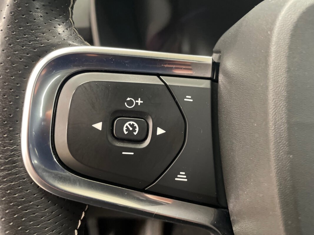 VOLVO XC40 P8 AWD 408CH R-DESIGN EDT - Image 12