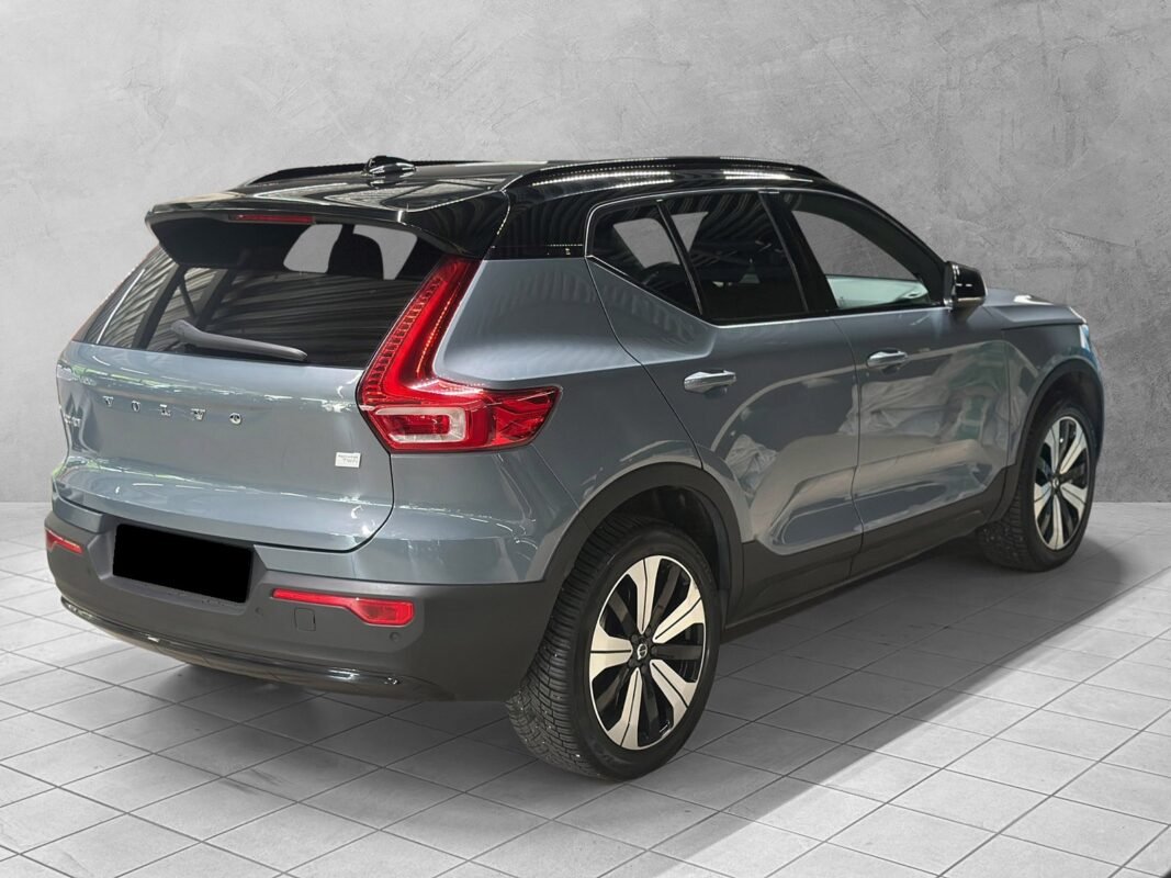 VOLVO XC40 RECHARGE TWIN PLUS AWD - Image 3