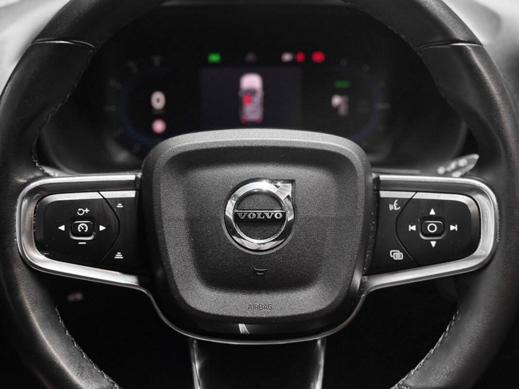 VOLVO XC40 RECHARGE TWIN PLUS AWD - Image 17