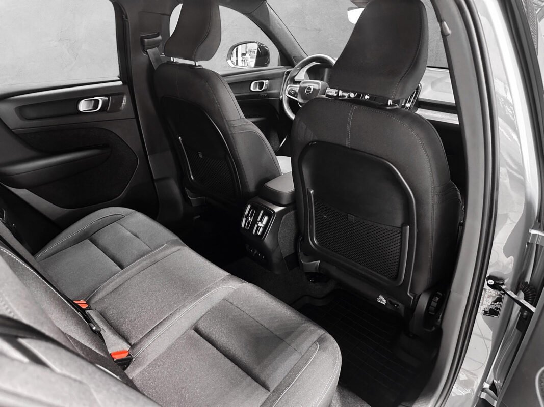 VOLVO XC40 RECHARGE TWIN PLUS AWD - Image 19