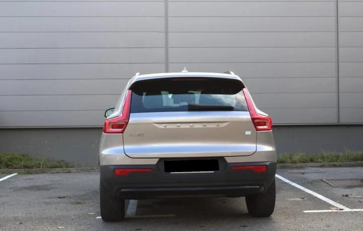 VOLVO XC40 T4 RECHARGE PLUS DCT7 - Image 3