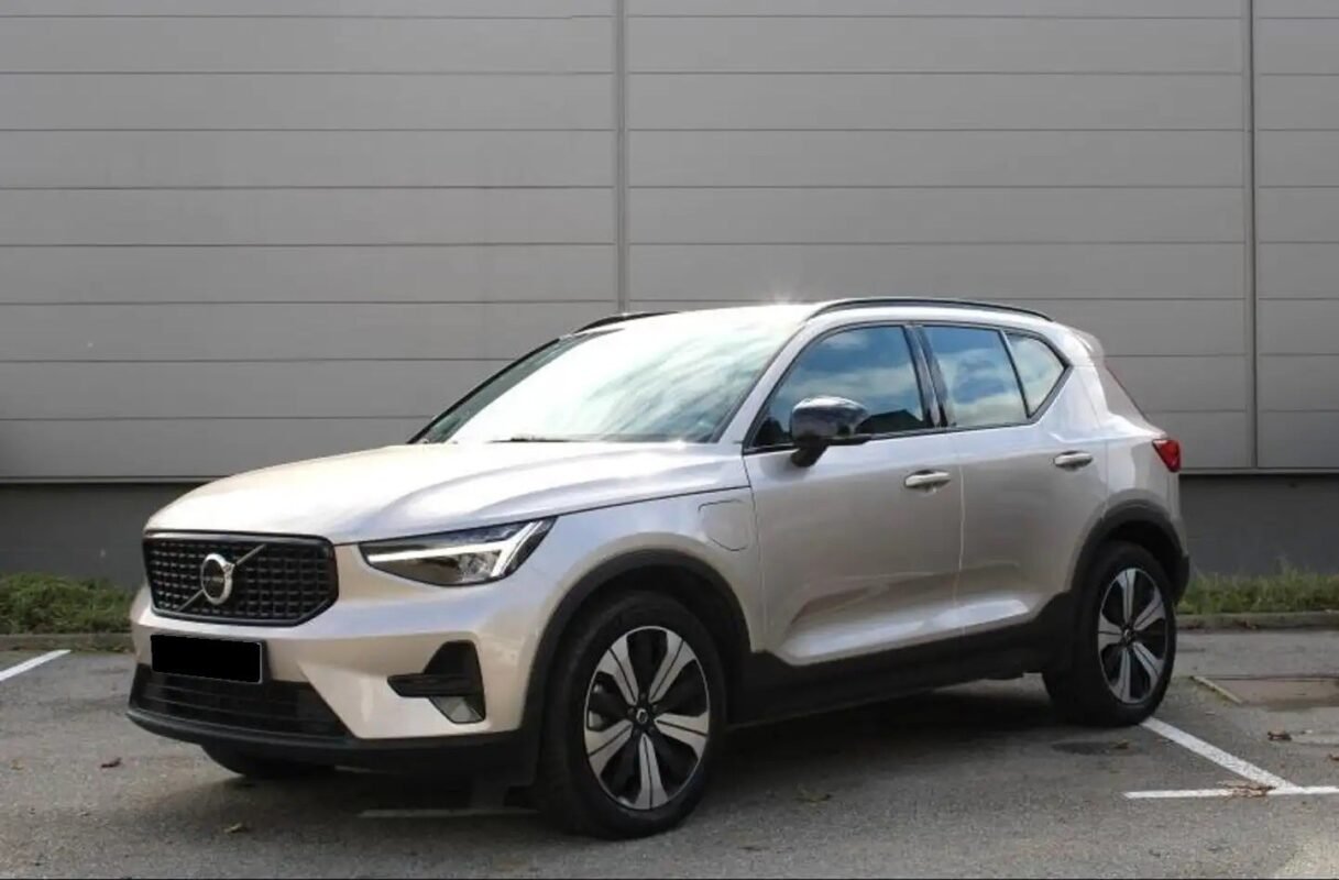 VOLVO XC40 T4 RECHARGE PLUS DCT7 - Image 6