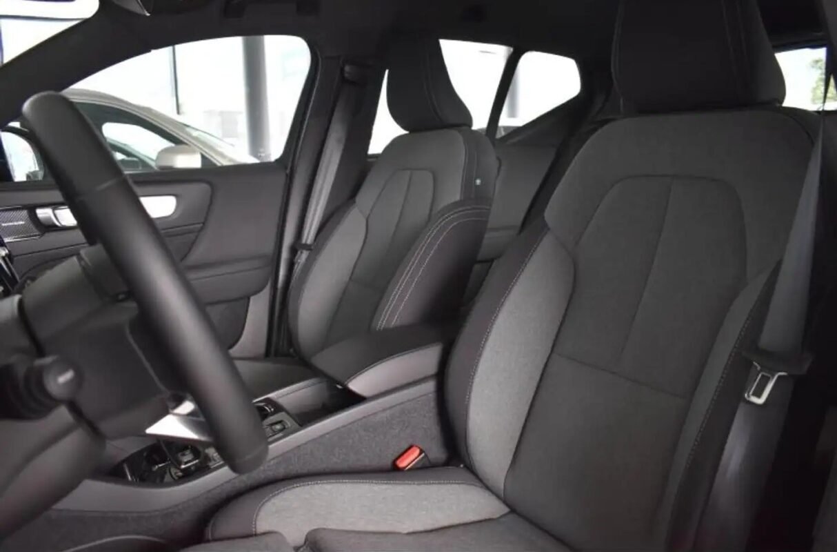 VOLVO XC40 T4 RECHARGE PLUS DCT7 - Image 7