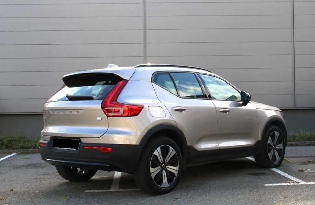 VOLVO XC40 T4 RECHARGE PLUS DCT7 - Image 10